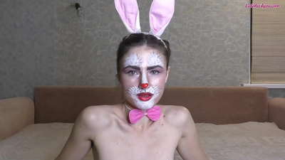 Bunny Seksi Lembut Nyedot Kontol Gede BFF