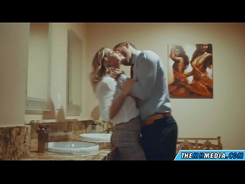 ❤️ Nalika pirang busty seduces anjeun dina restroom umum ❌ porno dina pornosu.sex78.ru ☑